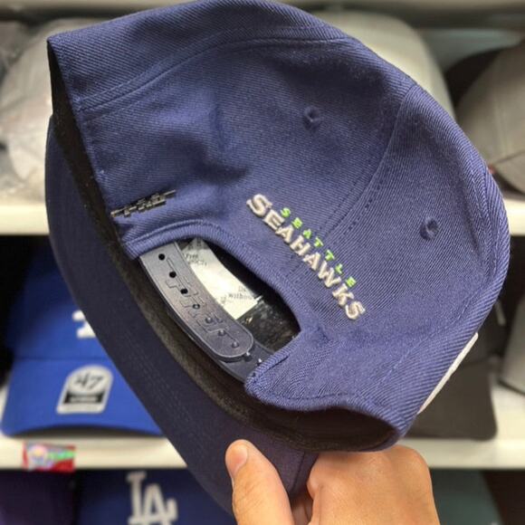 Seattle Seahawks Helmet Dark Blue Snapback Pro Standard - Picture 4 of 4